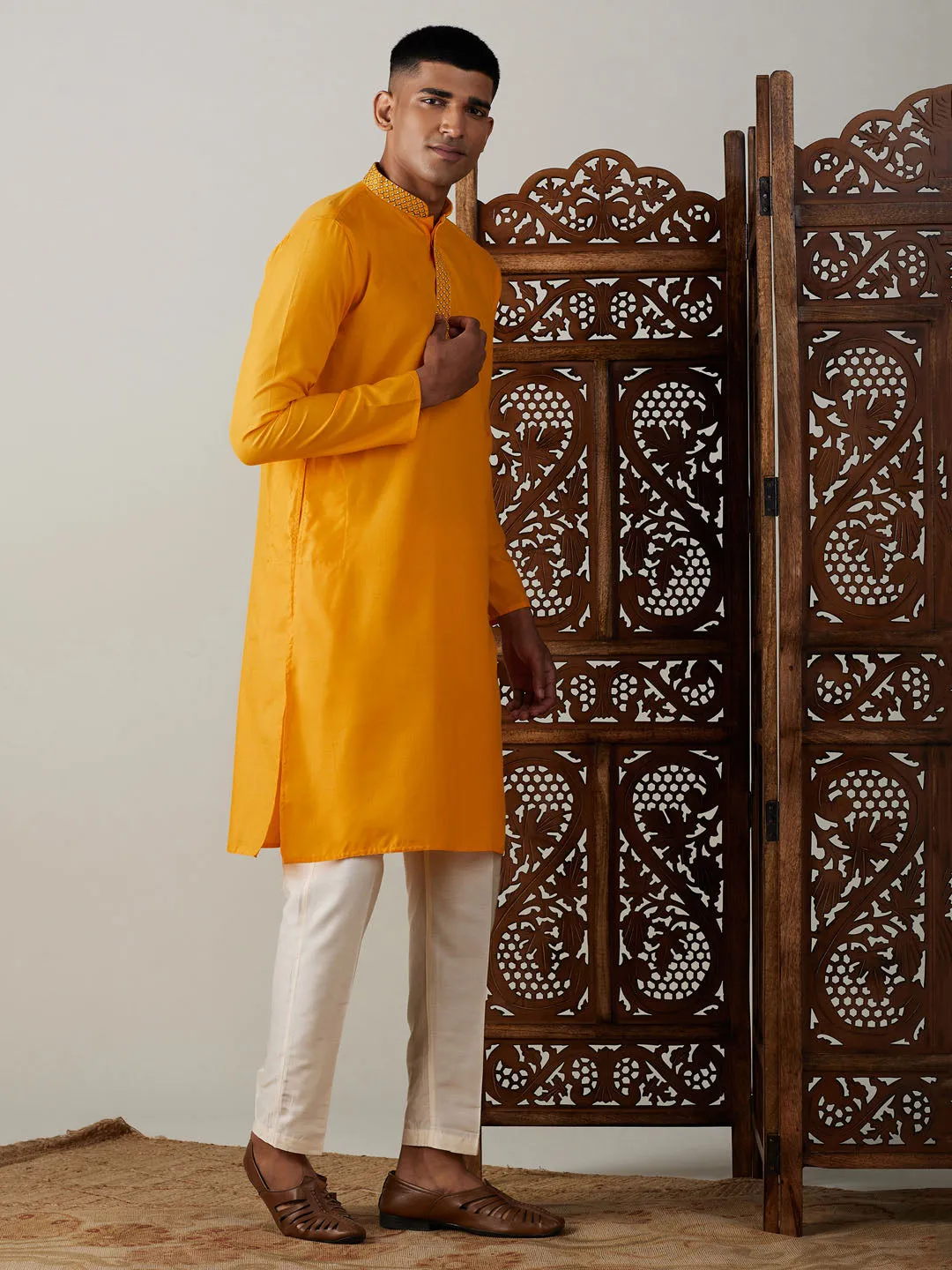 VASTRAMAY Men's Yellow Solid Kurta With Cotton Pyjama