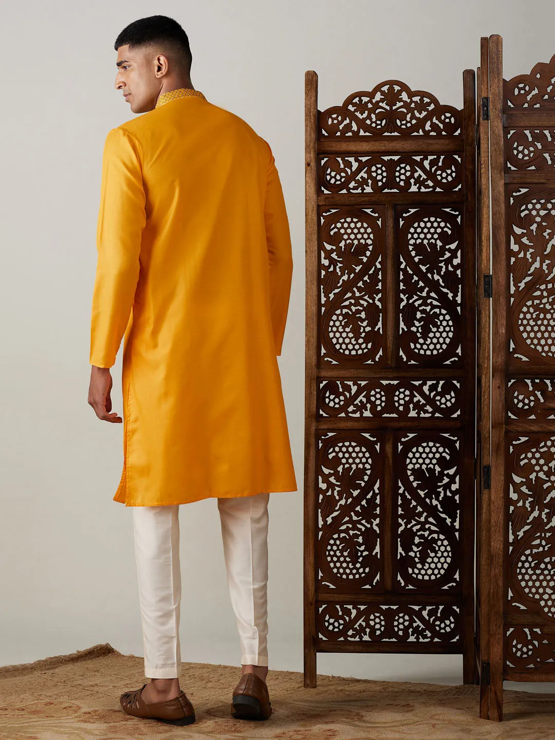 VASTRAMAY Men's Yellow Solid Kurta With Cotton Pyjama